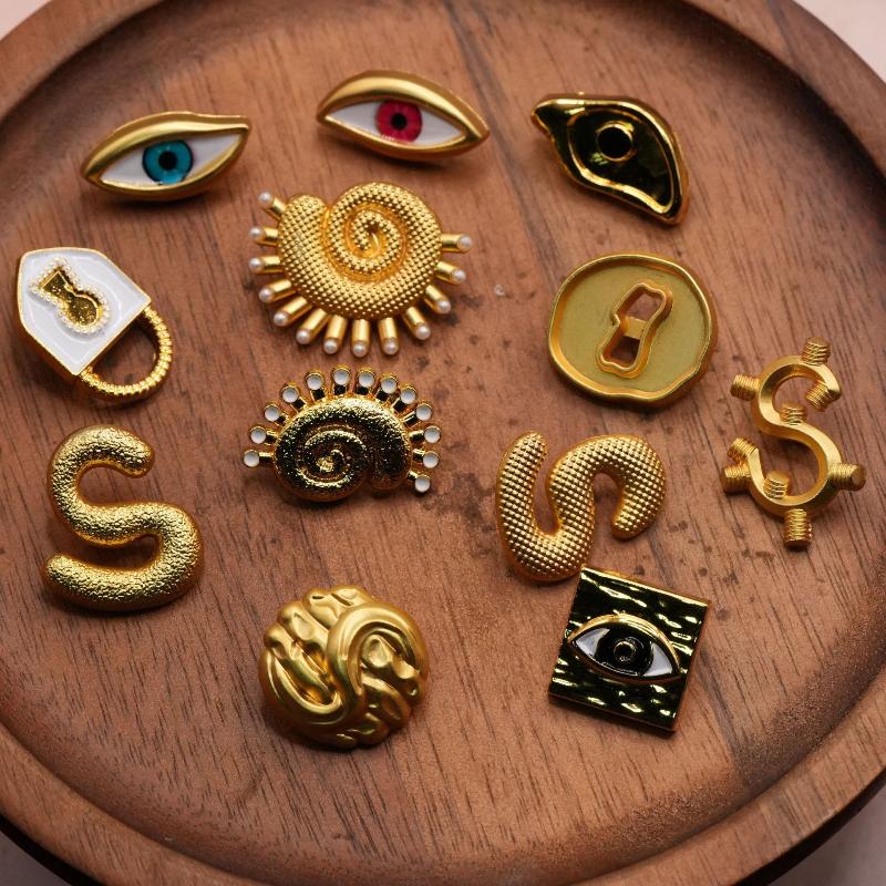Vintage Metal Button Heart Sha - огляд і ціна Craft Embellishments